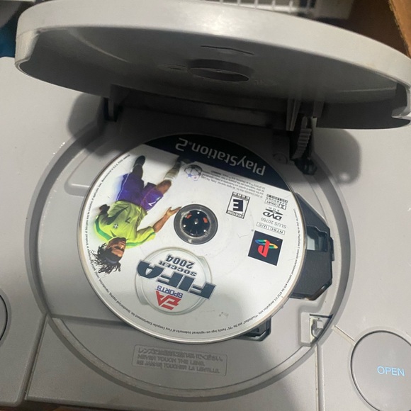 PlayStation 1 counsel with controllers and and game - Picture 5 of 5